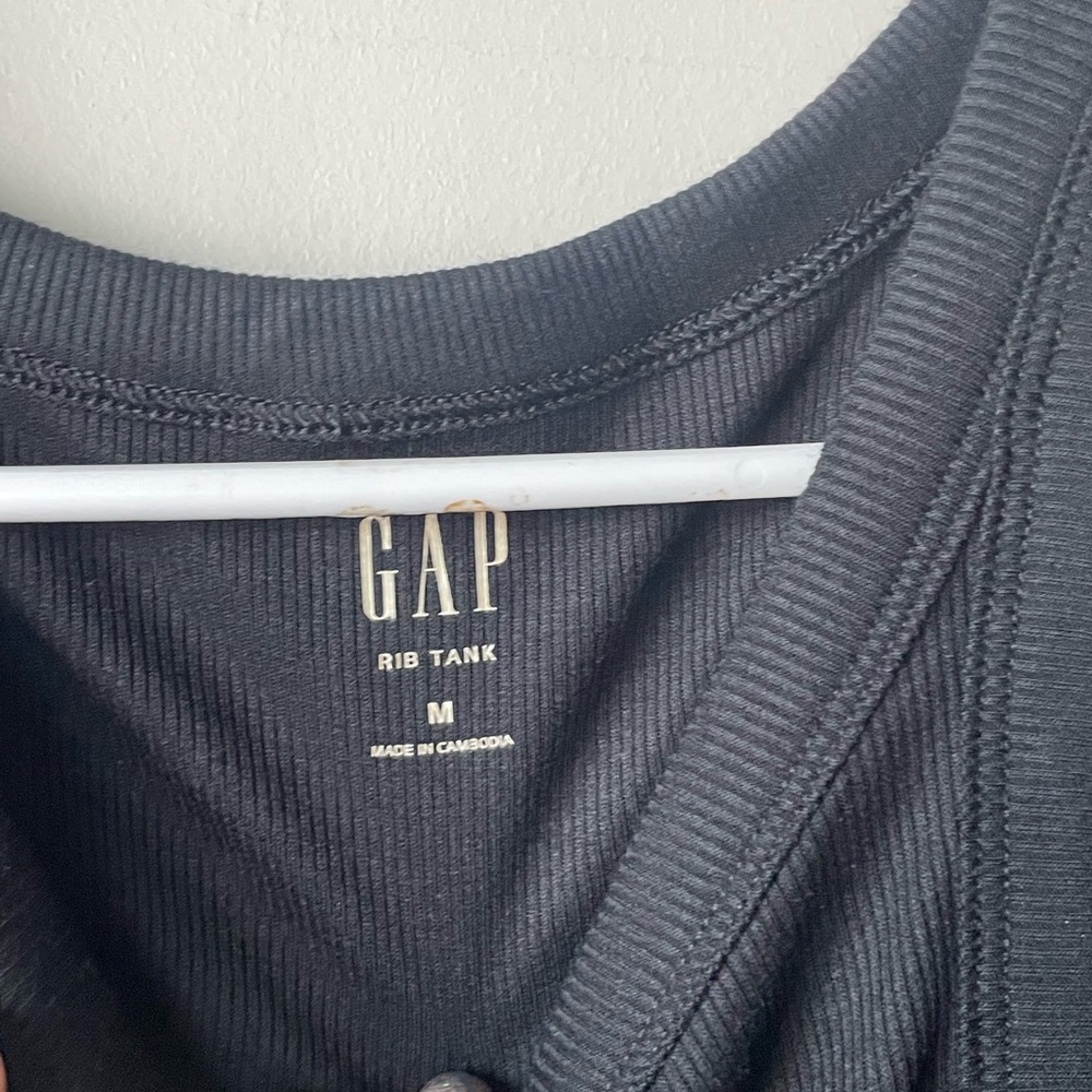 GAP Black Ribbed Tank Top - Picture 2 of 8